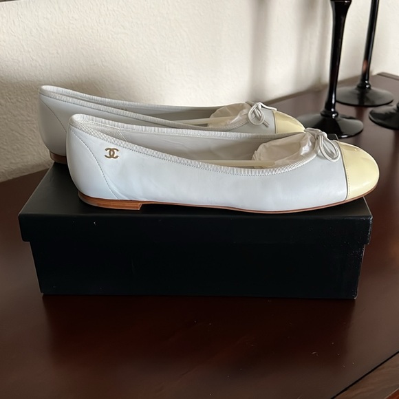 Authentic Chanel Flats Ballerines 39C - Picture 4 of 13